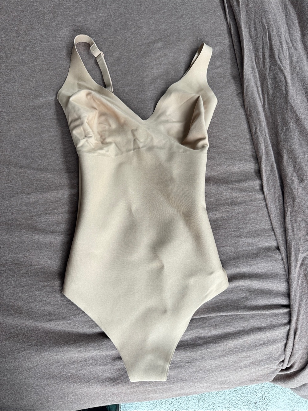SKIMS CORE SCULPT PLUNGE THONG BODYSUIT